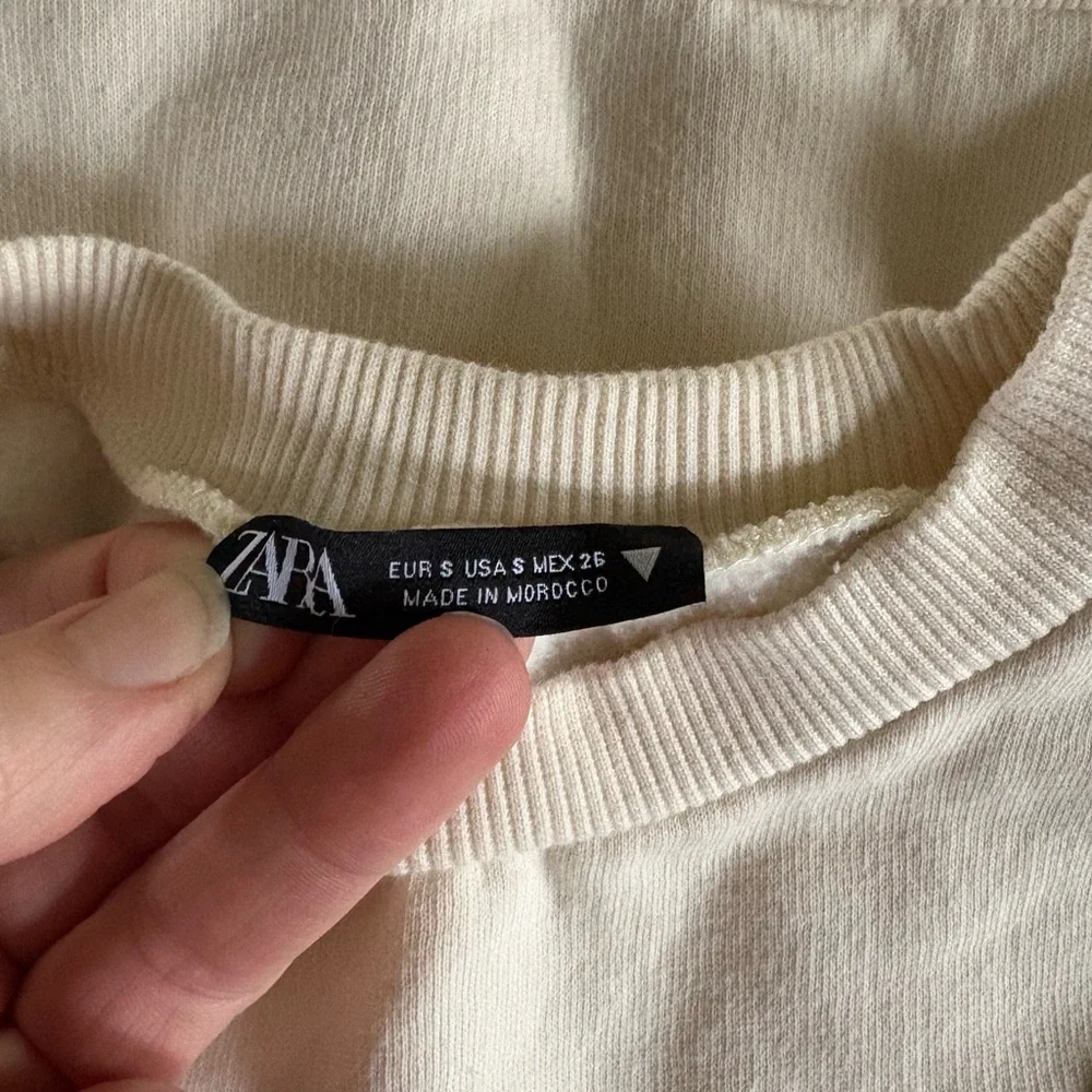 Zara Cool Girls Rare Graphic Illustration Print Crewneck Sweatshirt Pullover